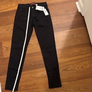 UNIONBAY Black Skinny Jeans - Slim Tapered Fit